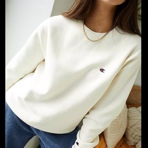 Champion Women’s cream crew neck, size small
